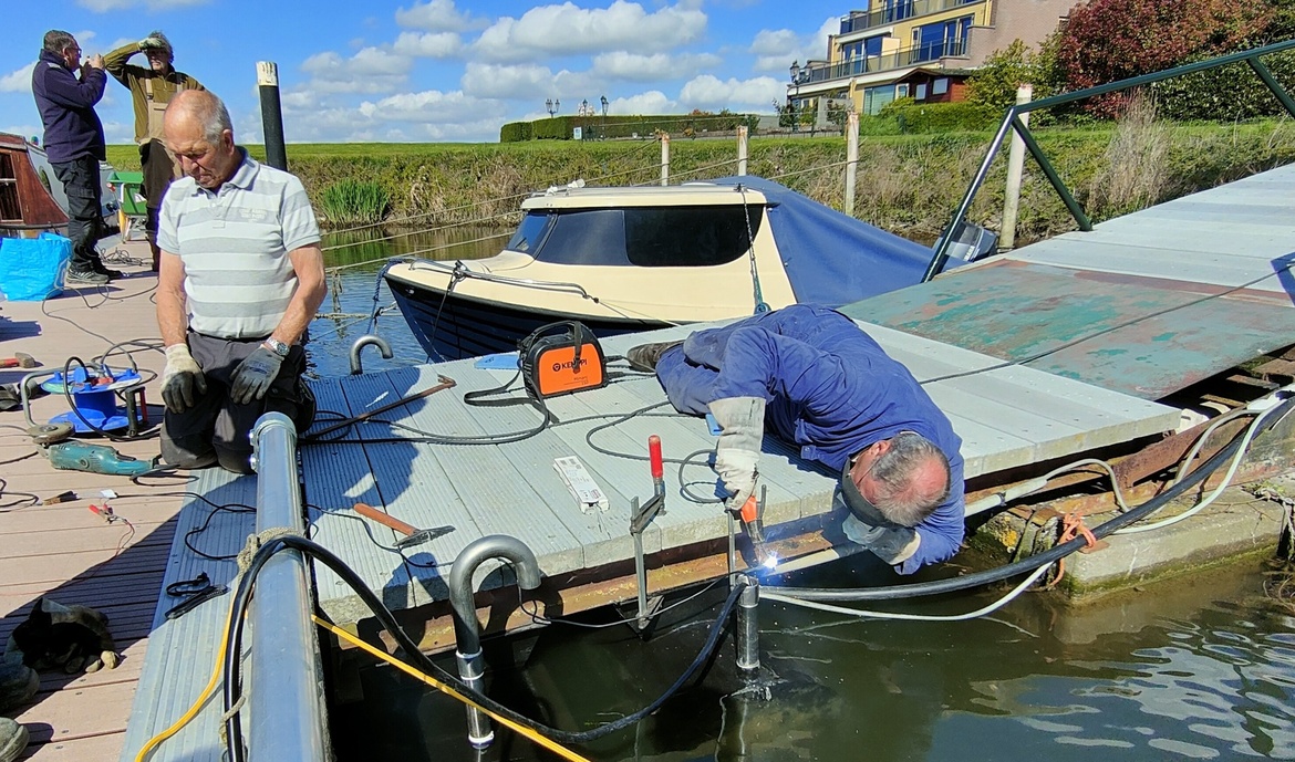 drijvers-onder-brug-noordpoort