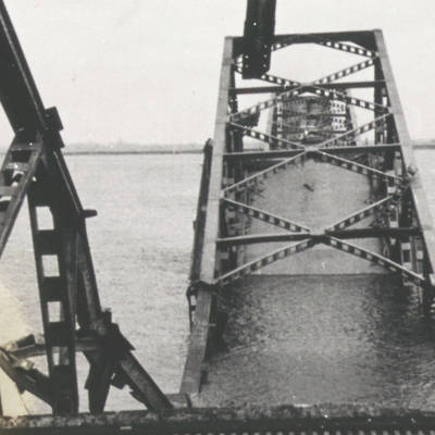 verkeersbrug-moerdijk-opgeblazen-1945-2